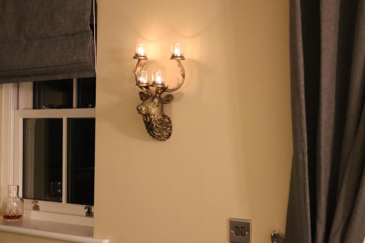 Canal View Cottage With Log Fire & Parking Blisworth Екстер'єр фото