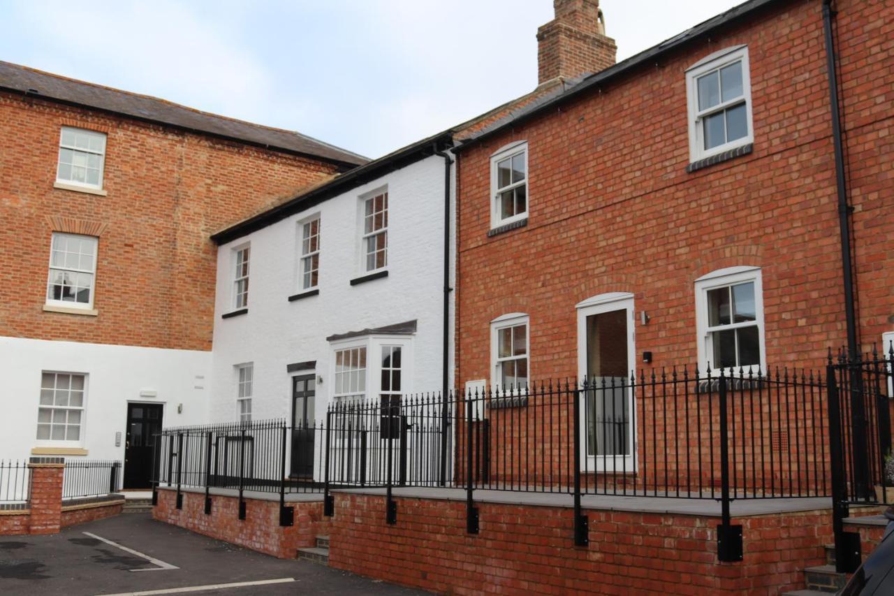 Canal View Cottage With Log Fire & Parking Blisworth Екстер'єр фото