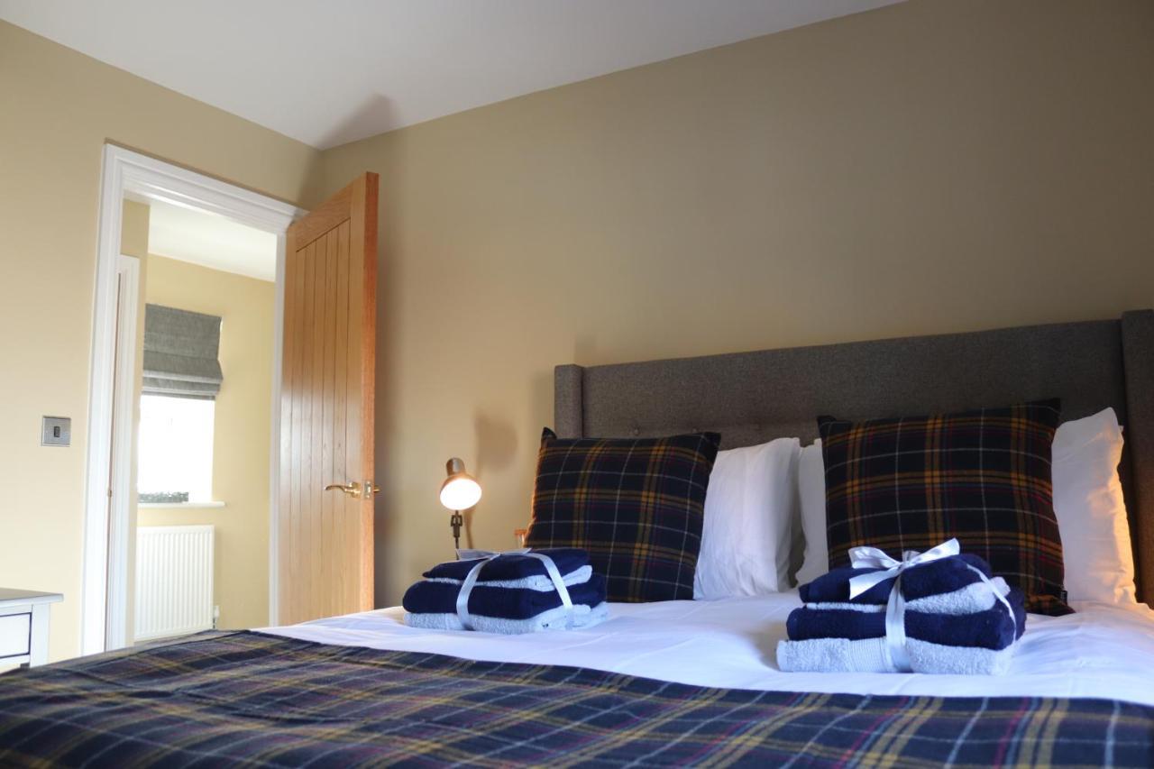 Canal View Cottage With Log Fire & Parking Blisworth Екстер'єр фото